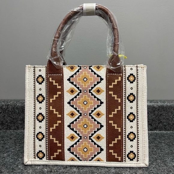 NWT Wrangler Western Boho Aztec Tote Bag/Crossbody + Dustbag WG2202-8120SCF - Picture 3 of 12